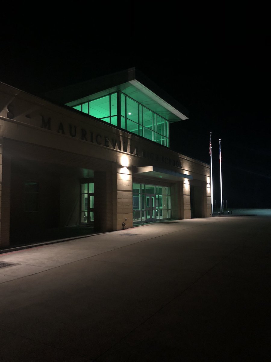 Turning it GREEN for a DISTRICT CHAMPIONSHIP!! 

Battlin’ Bears beat Splendora 41-7!
#BearDown #IntheBusiness