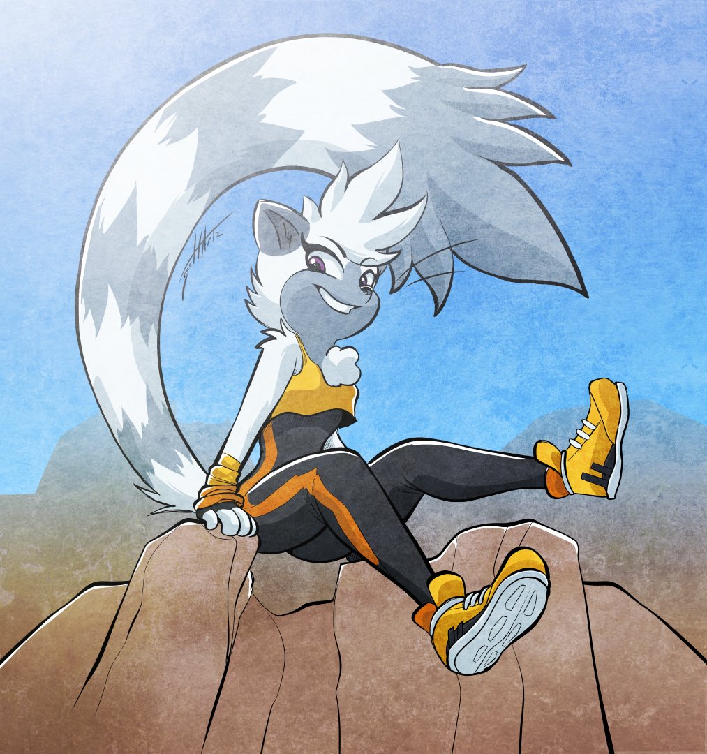 It's the cute lemur girl!