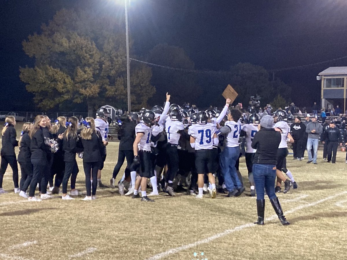 RockCreekHS's tweet photo. With the hardware! https://t.co/1UJJ8NsWly