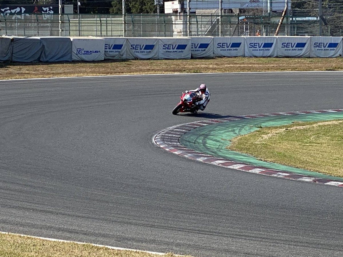 Tirol10yen's tweet photo. 先日のTC2000走行会の写真を頂きました。
ありがとうございます🙇♂️
まだまだ頭がインに入ってないなぁ🙄
#ホンダドリーム横浜戸塚
#PRIDER’S Family festa https://t.co/o3iFFSKoHJ