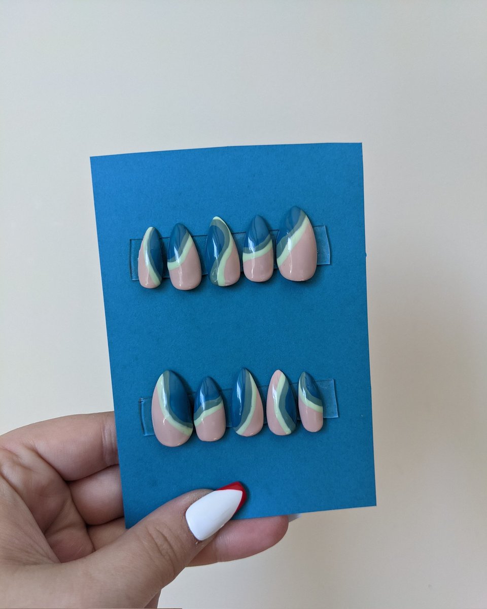 QueerClaws's tweet photo. @DrueDoodles I make press on nails! Link in the bio. https://t.co/FbhiyGVnky