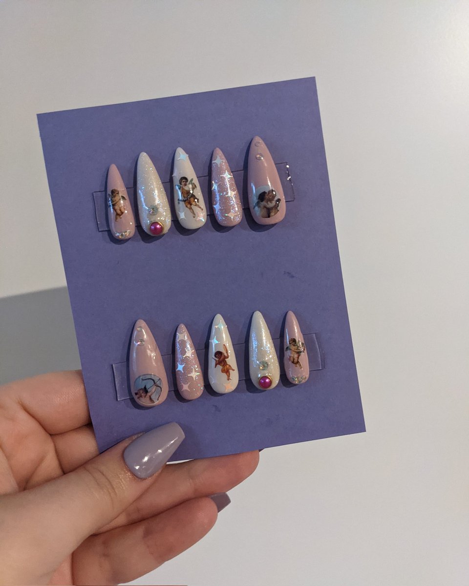 QueerClaws's tweet photo. @DrueDoodles I make press on nails! Link in the bio. https://t.co/FbhiyGVnky