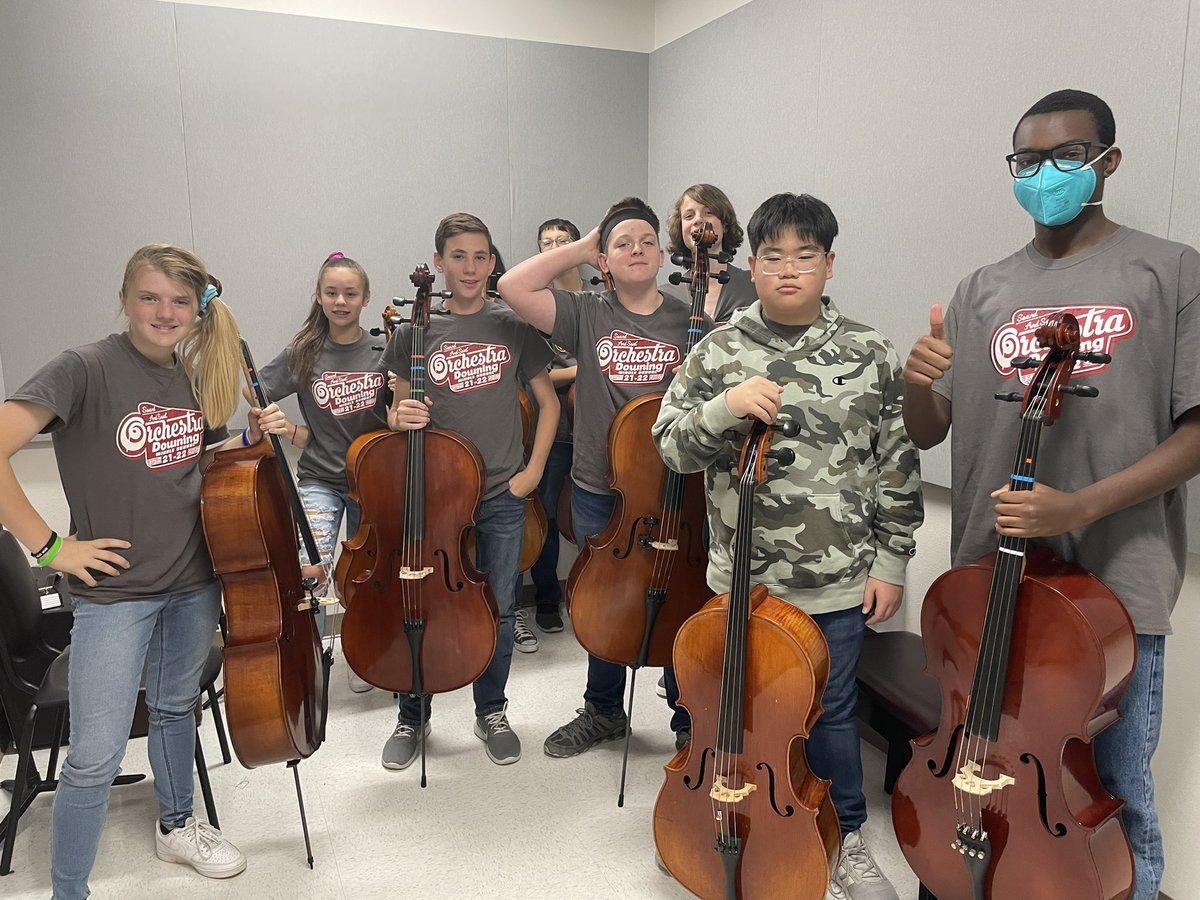 DowningMSOrch's tweet photo. An 80s themed show calls for orchestra glamour shots! Check out frozen Jr with an 80s twist this weekend! Come early for the orchestra pre-show, and enjoy the hard work of the kids and directors from the @DowningTheatre @ArtDiamondback and @downingchoir programs! https://t.co/6RLA3BYGPw
