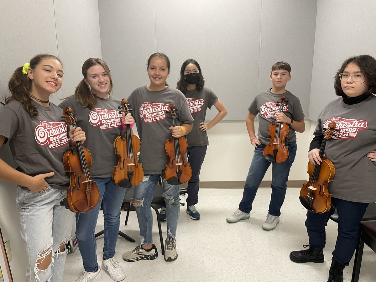 DowningMSOrch's tweet photo. An 80s themed show calls for orchestra glamour shots! Check out frozen Jr with an 80s twist this weekend! Come early for the orchestra pre-show, and enjoy the hard work of the kids and directors from the @DowningTheatre @ArtDiamondback and @downingchoir programs! https://t.co/6RLA3BYGPw