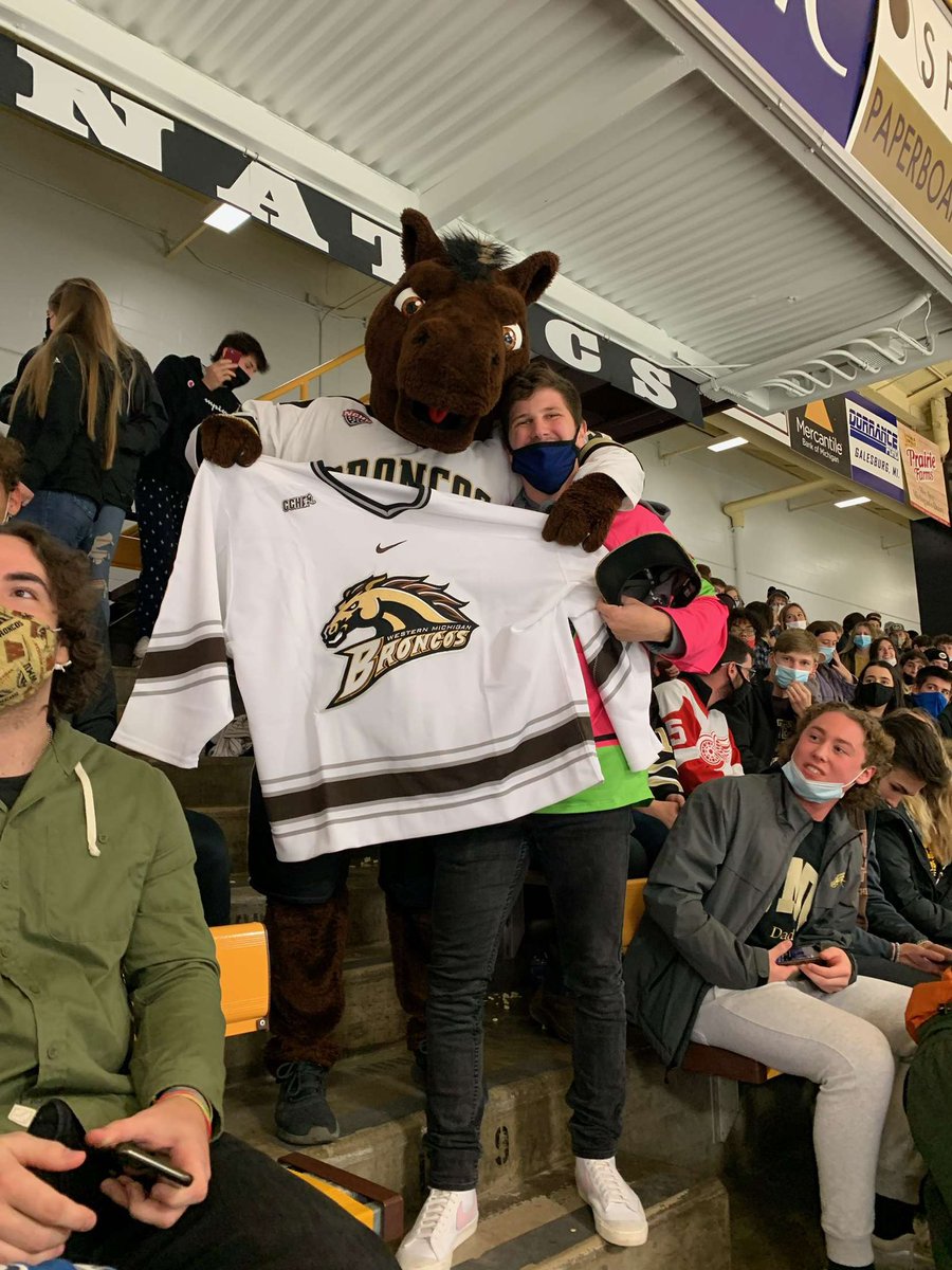 Had a great time tonight giving out Hockey Jerseys and throwing pucks! Cant wait to see you all tomorrow night too!