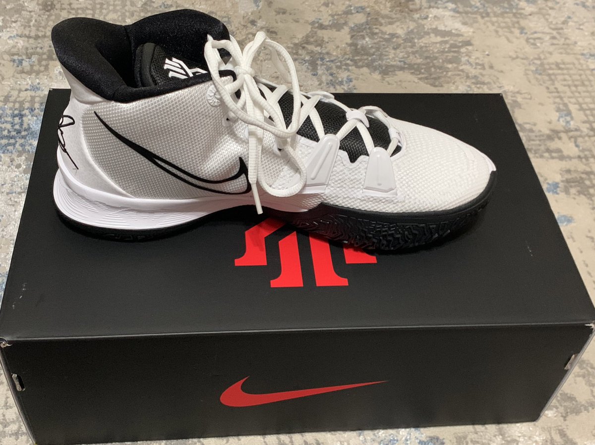PSATAcademy's tweet photo. Team shoes have arrived🔥Nike Kyrie VII🏀
#PSATPanthers 
@allan_tuck 
@CoachDJ__ https://t.co/HeMCU90gIP