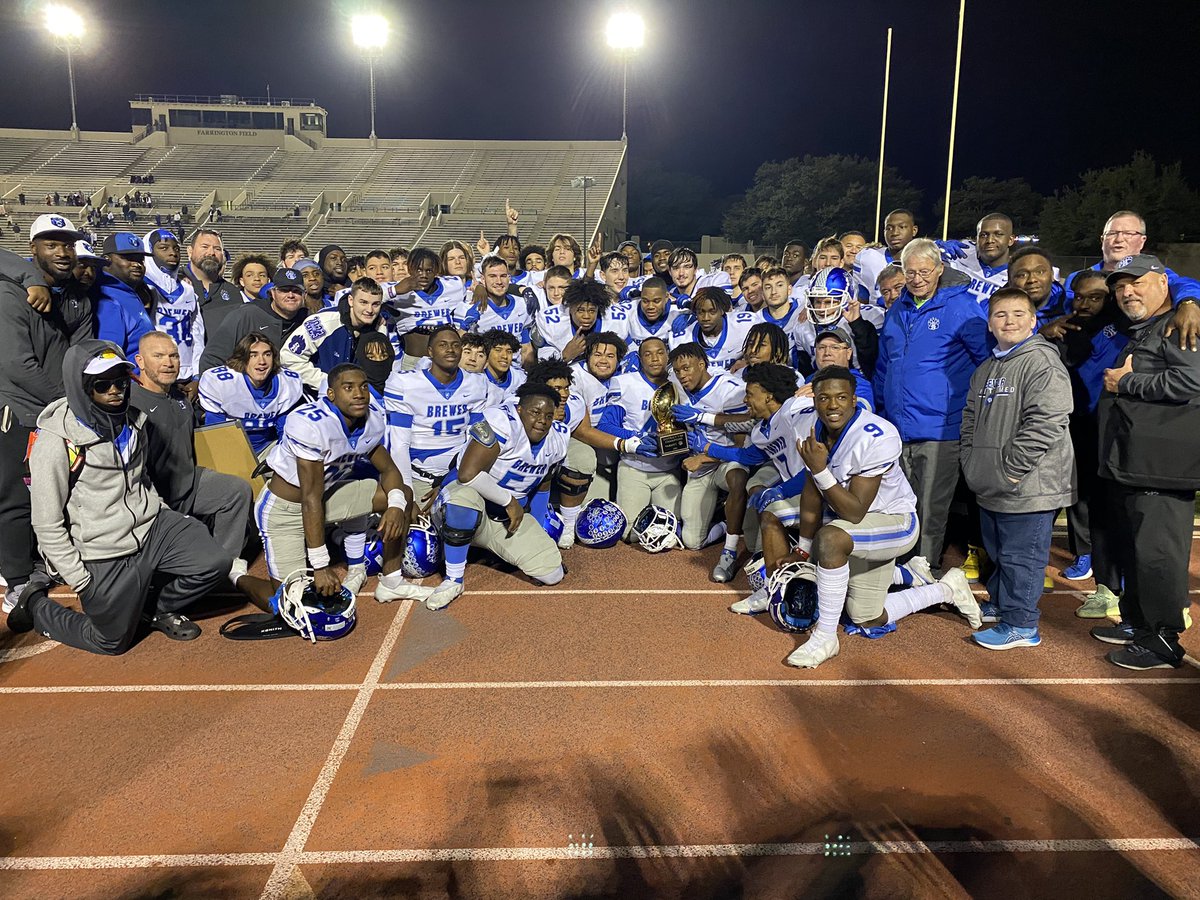 wsisdschools's tweet photo. And the Brewer Bears are your 3-5A Tri-District Champions! @BrewerBearFB @BrewerAthletics @tempo_strike @brewerhighwsisd #BearsDefyingLimits #GRIT https://t.co/i9oT2viEx7