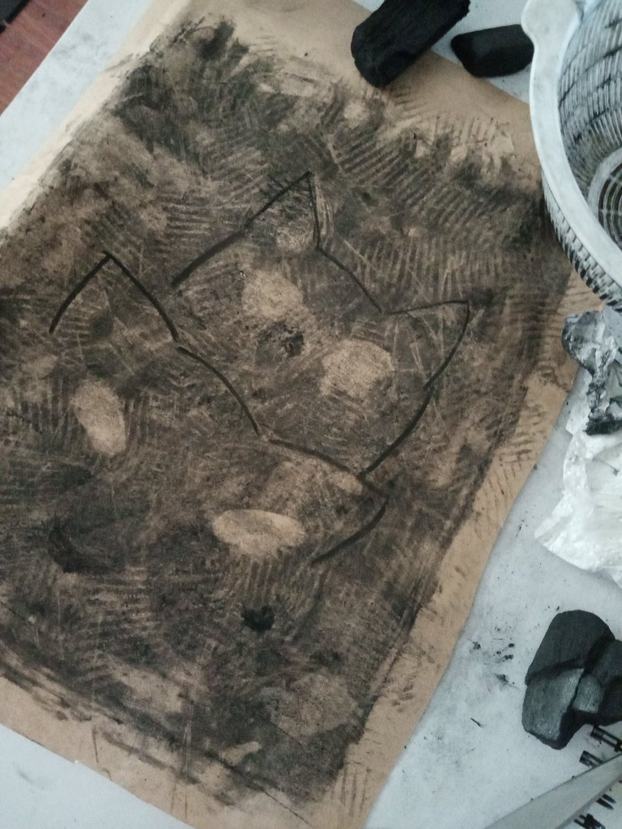 golchaclub's tweet photo. Black Cat 🐱
Made this on the spot for today's workshop and saw a mommy and baby cat 🖤
#ShellArtInteract2021 #JuanArtNation #Shell https://t.co/GNvsXCPBTA