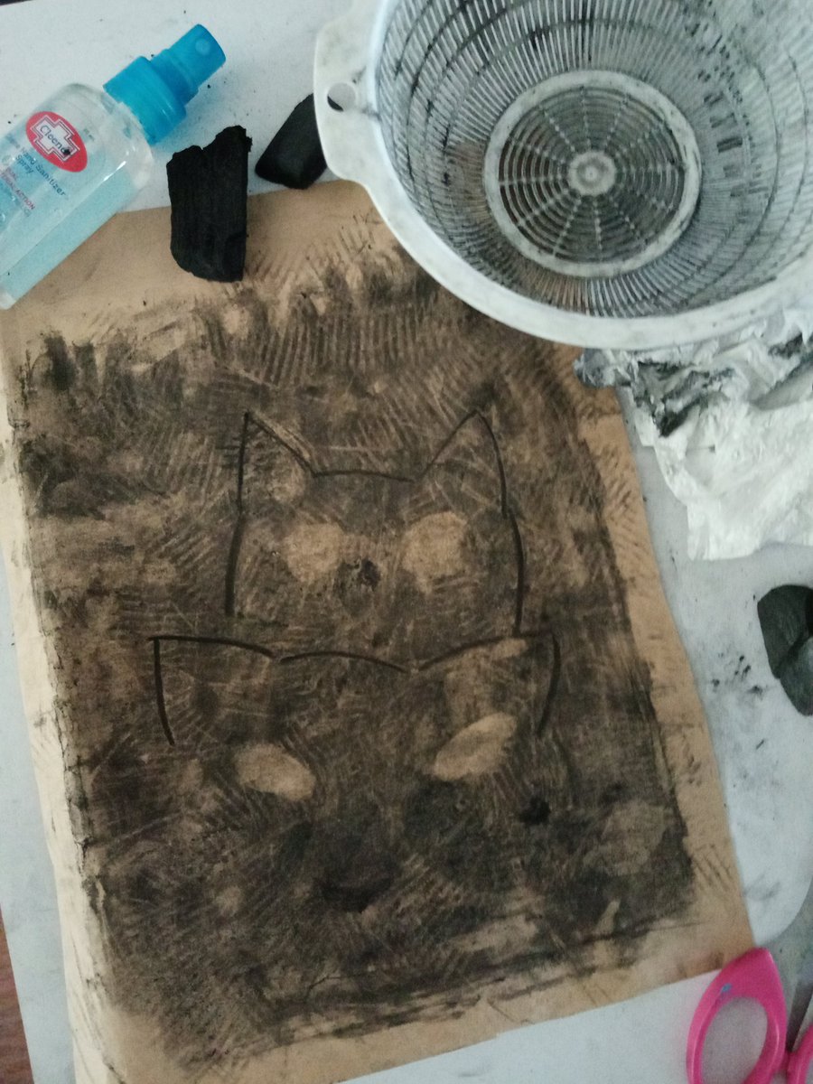 golchaclub's tweet photo. Black Cat 🐱
Made this on the spot for today's workshop and saw a mommy and baby cat 🖤
#ShellArtInteract2021 #JuanArtNation #Shell https://t.co/GNvsXCPBTA