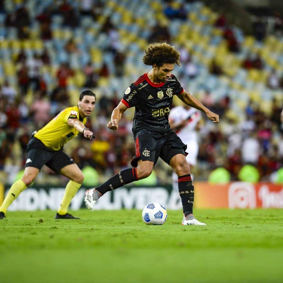 willianarao's tweet photo. Vitória com apoio da Nação. Jogo a jogo! Temos muito pela frente! #VamosFlamengo https://t.co/lLrj89iA23