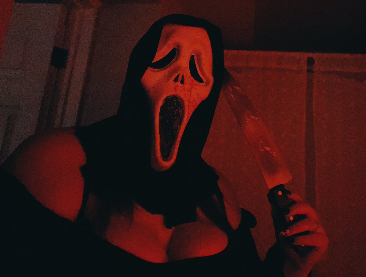 spookyla_'s tweet photo. ❤️🔪🩸 https://t.co/C8NoAbt666