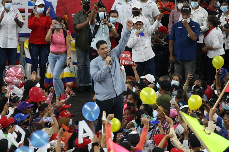 OviedoPSUV's tweet photo. (4/4) Y esa misma energía y unidad debemos mantenerla para que el 21 de noviembre  ganemos de manera aplastante y nuestro estado pueda renacer. Con las mujeres de Bolívar tenemos con qué.

#BienvenidosALaFilven2021
#VamosCiudadGuayana https://t.co/LaIIOLq3v6