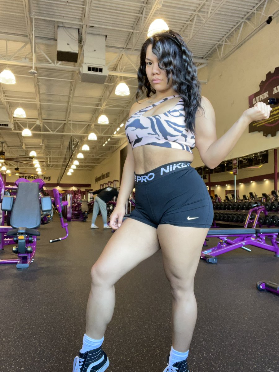 macdaddymiller_'s tweet photo. Working out with my girls…
MY GIRLS : “Anxiety, Depression, Body dysmorphia, Regret, Inner Demons” https://t.co/RUDgz4A9fM
