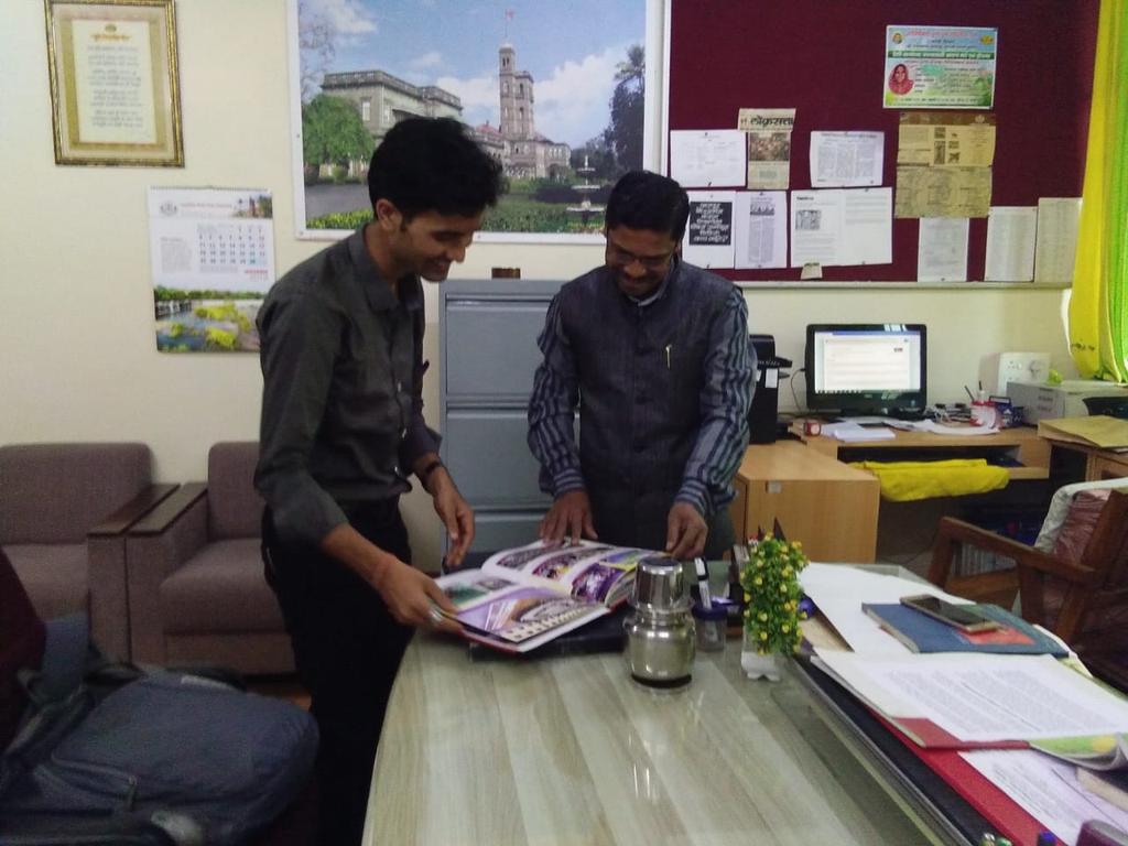 ryart_stringart's tweet photo. Ryart creation..
It's #honour from #marathidepartment #puneuniversity
Proud to be as a #student of puneuniversity
#pune #ryart #ryartcreation #stringart #honour #Mumbai #ArtistOnTwitter #artist #art #marathi_news #Marathi @PrabhakarDesai7 @ryart_stringart @PrafullaPawar_ https://t.co/TvV289VIPx