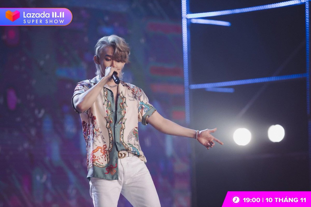 luong_mtp's tweet photo. < Comeback Stage > 😍
Đã mắt đã tai là khi thấy nghệ sĩ #SonTungMTP và #KayTran đứng chung sân khấu Lazada Super Show.
🔥🔥🔥 19h ngày 10/11/2021 trên app Lazada. Tải app ngay: https://t.co/yI7yBjXMcv
#Lazada1111 #SuperShow1111 #LazadaLivestream #Lazlive https://t.co/rVjXplXGHC