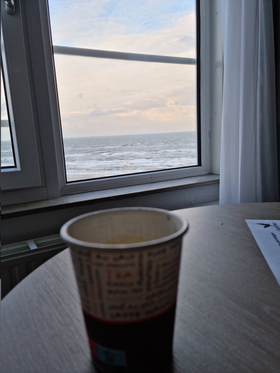 FlanellU's tweet photo. Der erste Kaffee am Morgen mit Ausblick... Könnte schlimmer sein 😉
#Nordsee https://t.co/2aLCutQaXd