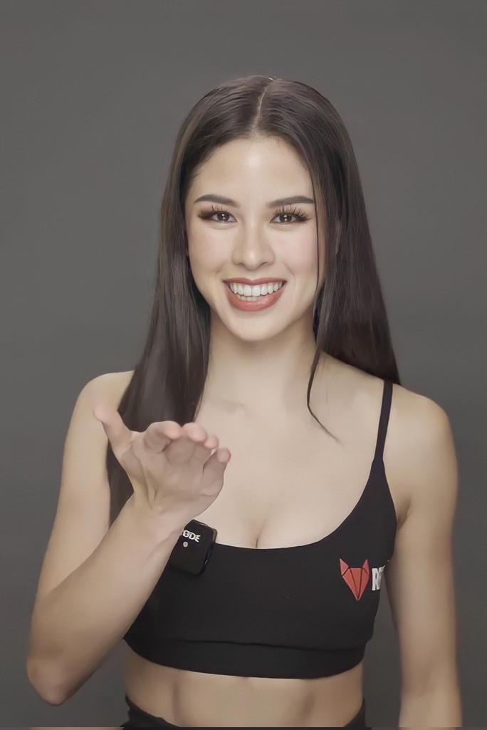 yeolmylovee's tweet photo. This sweet and genuine girl deserves all the love in this world. She's an angel, so I don't get why people on social media are bullying her, throwing bad words, and spreading false information just to ruin her. I love you, Kirsten.

RESPECT KISSES DELAVIN https://t.co/thoSREWsb7