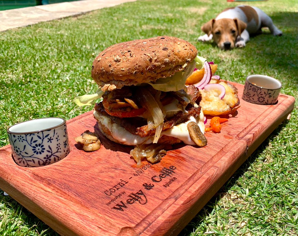 plankiebraai's tweet image. #plankie #braaivleis #braaibroodjies #braai #bbqlife #braaivibes #braaitime #meat #fire #lekker #specialmoments #lifeisgood #Foodie #ProudlySouthAfrican 
@plankiebraai @braaiplank @JuniperStLounge @Cellie_ThisIsMe @WellyOom