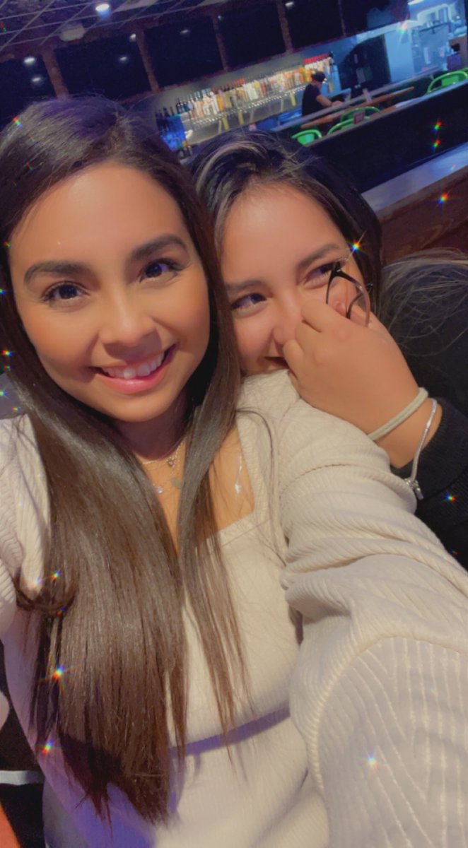 Biiiaaancaaa's tweet photo. BFFs https://t.co/Pe0t2NuP67