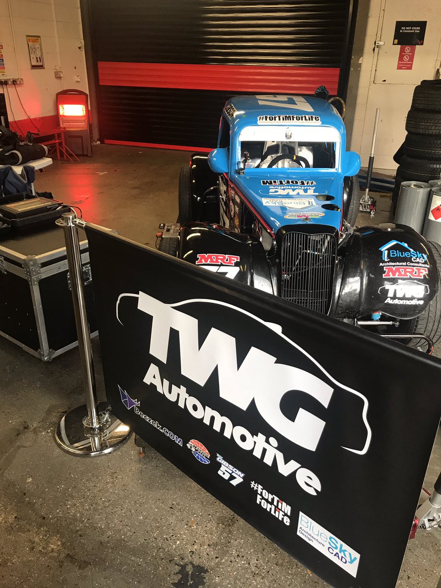 MaxMonkeyWG's tweet photo. Good morning 👋🏼 from our warm garage at a bright, chilly @brandshatchofficial
Timetable for @UKLegends penultimate round;
09:00 - Practice
10:35 - Heat 1
12:50 - Heat 2
14:50 - Final
https://t.co/7gsAVcvuYb
#TWGAutomotive #BlueSkyCAD #ForTim #ForTimForLife #UKLegend57 https://t.co/0WZ57srLhs