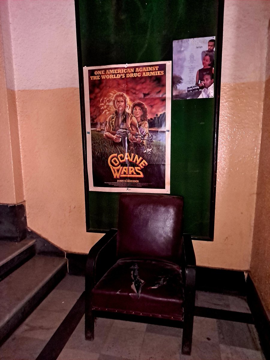 murielsoret's tweet photo. This morning, I visited the "Cinema Odeon", the largest in #Asmara 🇪🇷. Closed for a long time but maybe renovated one day! So beautiful, so mythical...Vive le cinéma 🤩!
#cinema #salledecinéma #Odeon #Eritrea https://t.co/pbWrQpyt6y