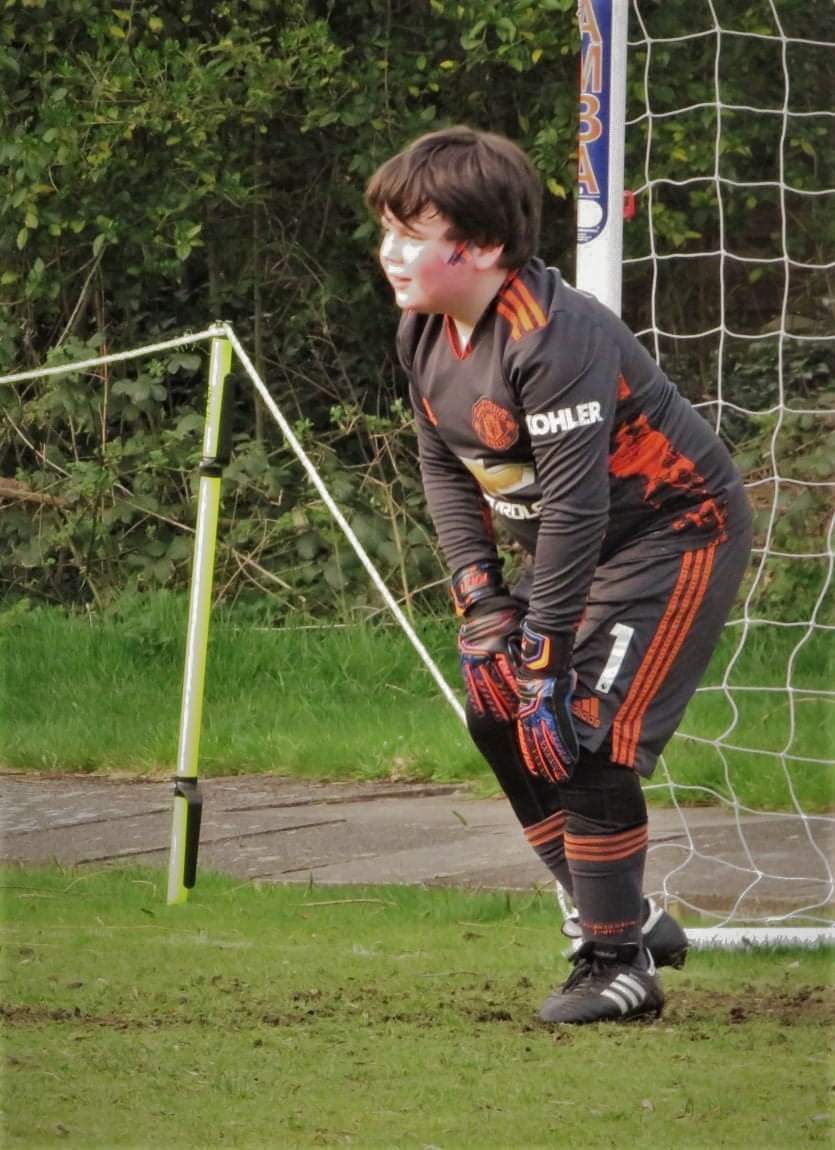 85Eclair's tweet image. My sons birthday today Fred the red! And he's going to have first ever Derby! @D_DeGea @deanhenderson @TomHeatonGK  any chance of a happy birthday for my Manchester united mad GK