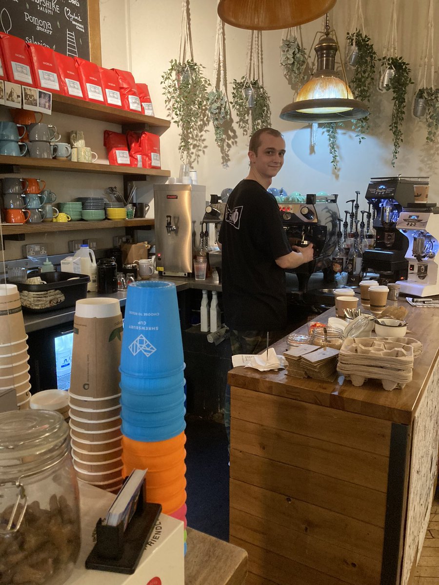 shrewsburycup's tweet photo. Popped in to see Josh #shrewsburycoffeehouse on #castlegates - plenty of @shrewsburycup at the ready for a #zerowaste #takeaway - do a bit of #wastemagic today & #choosetoreuse https://t.co/fNe9oI7bW8