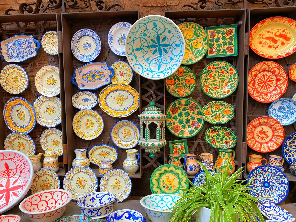 トレドで可愛い陶器屋さんを見つけました🌼💕イスラム文化の時代に有名