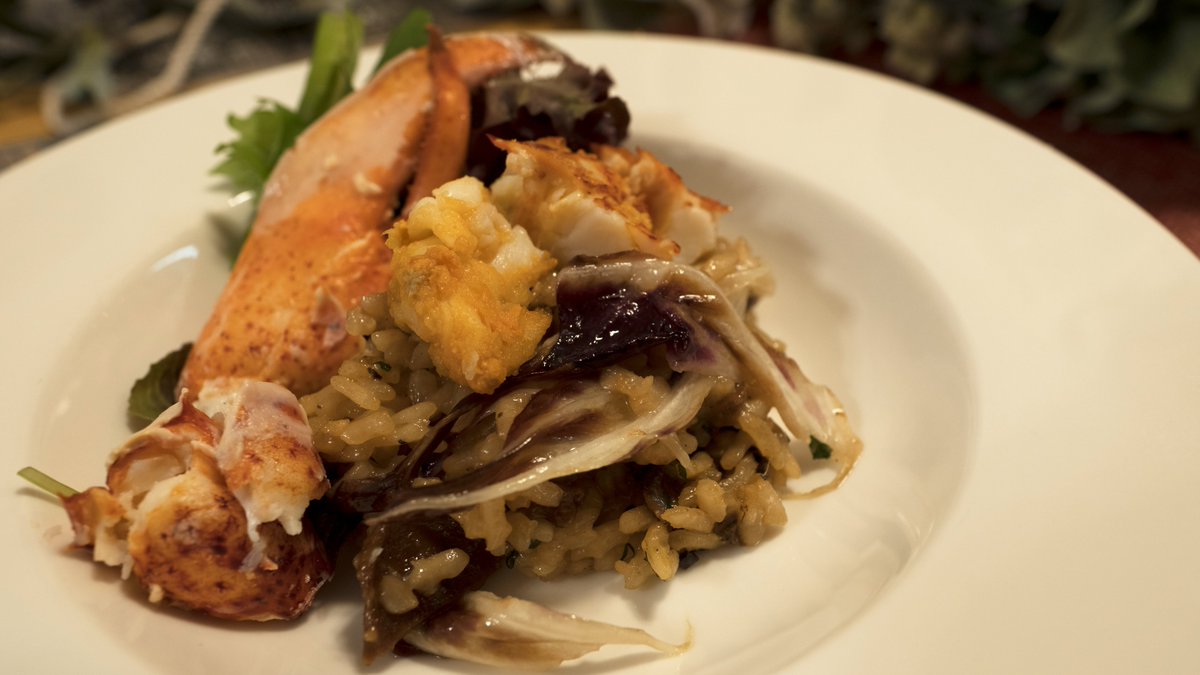 yazutom's tweet photo. ポルチーニとトリュフのリゾット　オマール海老の瞬間揚げ添え
Porcini and truffle risotto　Momentary fried lobster

作り方：youtube
https://t.co/O0nzAL1HKe
 #cooking #自炊  #おうちごはん #料理 #YouTube #料理好きな人と繋がりたい #Twitter家庭料理部 https://t.co/ASgD0CrMzS