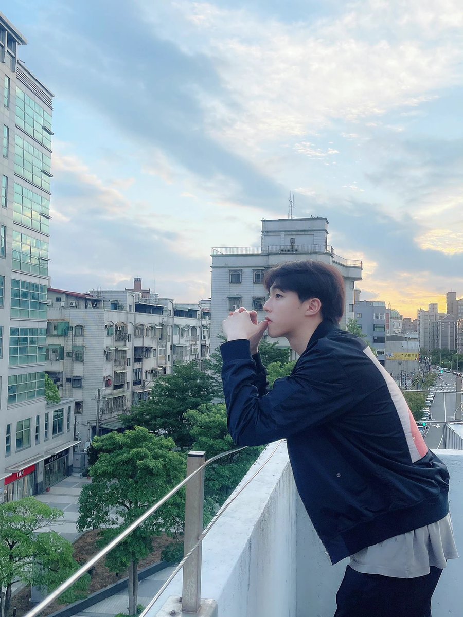 godlinongs's tweet photo. 211106 陳立農工作室 weibo update

“1106 Saturday”

#CHENLINONG #陈立农 https://t.co/Hae31QLn48