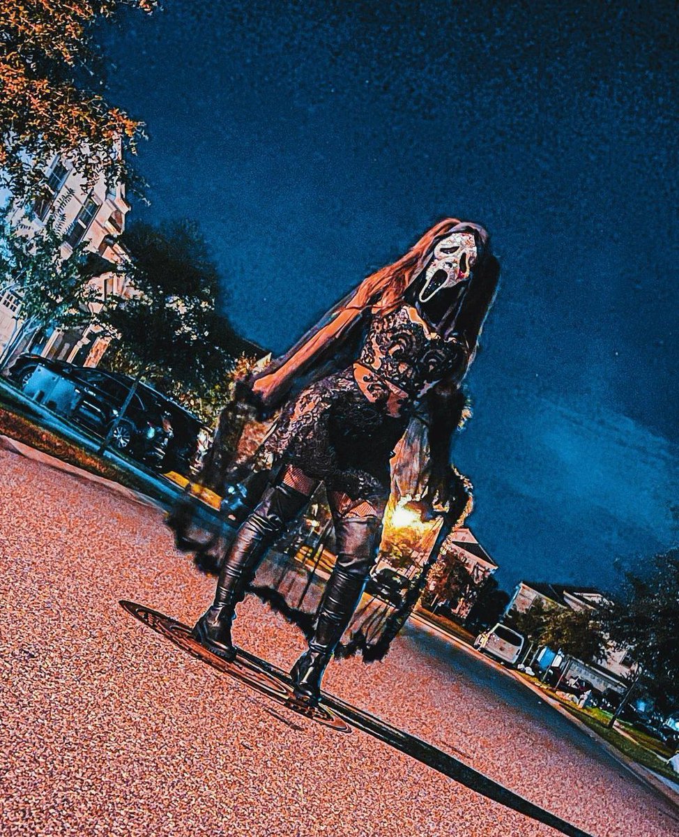 AlexEinsteinn's tweet photo. Happy Halloween 🎃 https://t.co/clbegkalXi