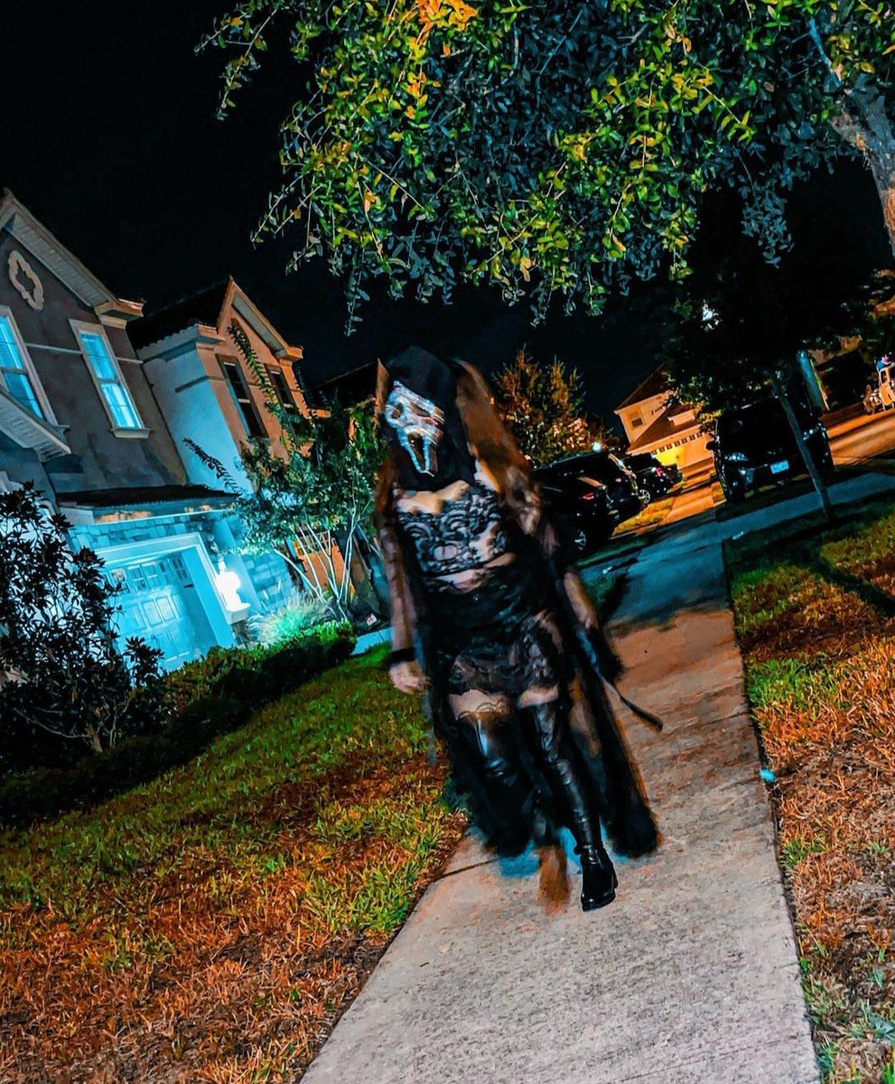 AlexEinsteinn's tweet photo. Happy Halloween 🎃 https://t.co/clbegkalXi
