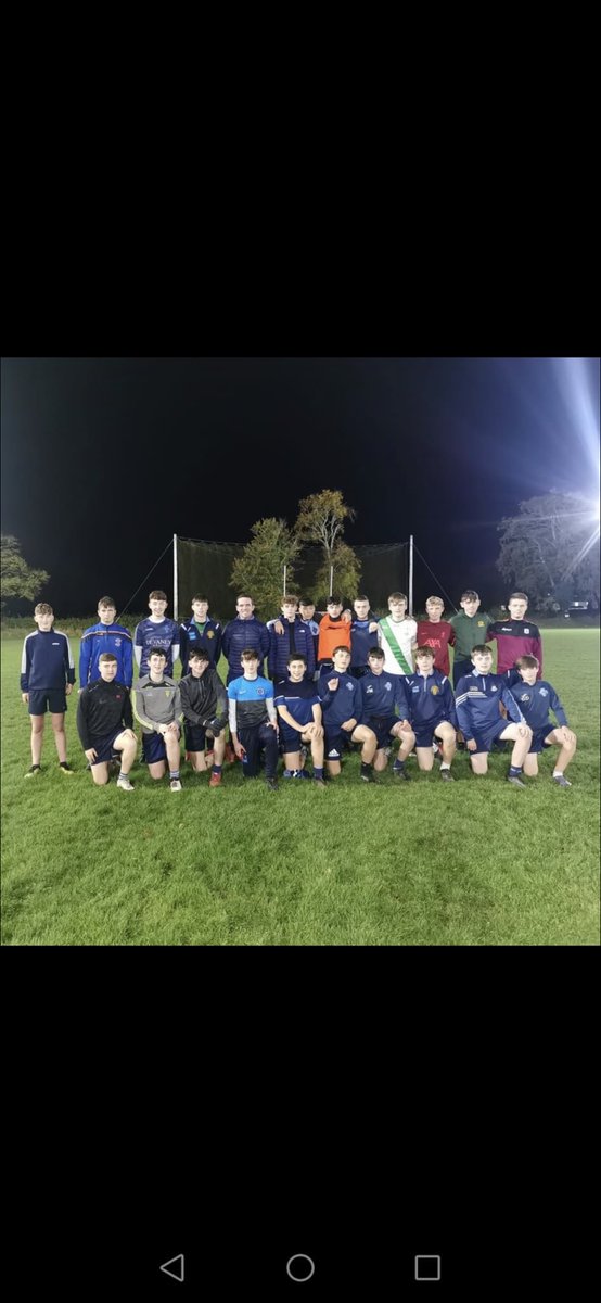 GoCilles2006's tweet photo. A big thanks to @GERDBEAR1985 for his time coming up to Piltown last night &amp; coaching advice to the U15 boys @StColmcillesGAA   👏👏 https://t.co/FqWaao6pv0