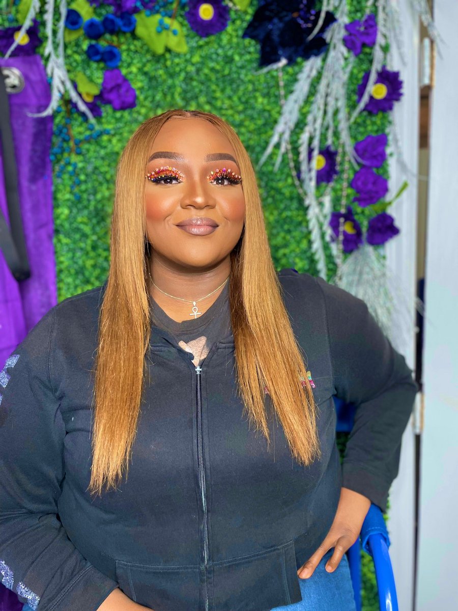 KMeangirll's tweet photo. Full glam 💫♠️#explore #viral #mua https://t.co/8q3GWqN3FO