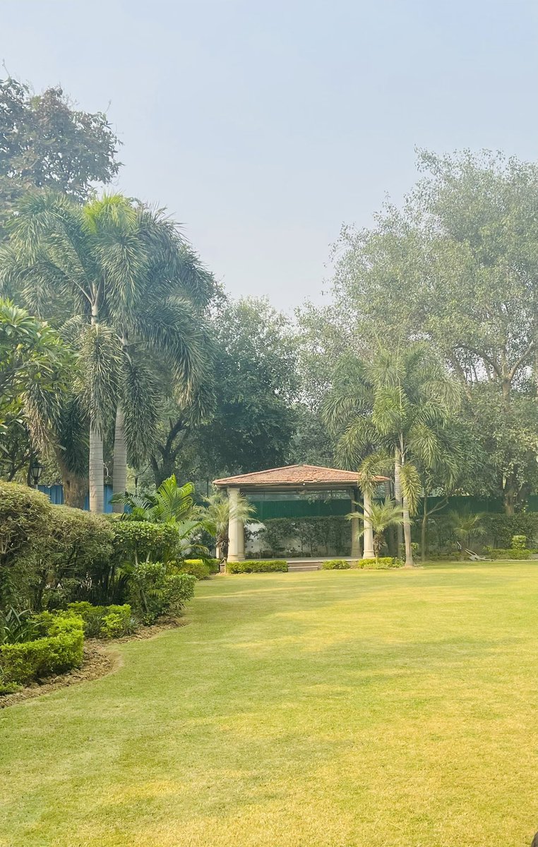 ShashiTharoor's tweet photo. @katie_abraham #ThreadOfCalm https://t.co/JMIdTMXeWD