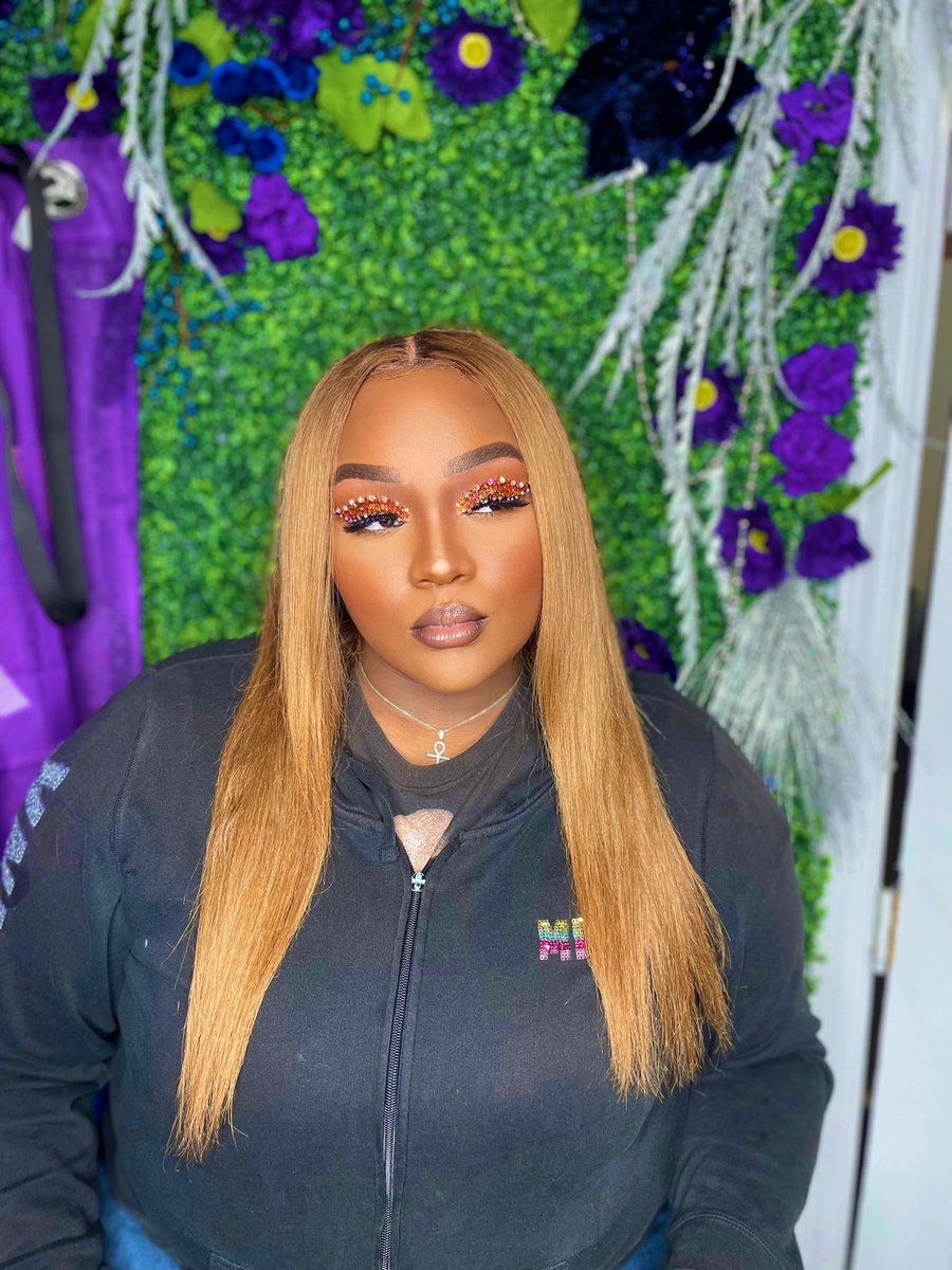 KMeangirll's tweet photo. Full glam 💫♠️ #fullglam #makeup #mua https://t.co/McglhBI4KQ
