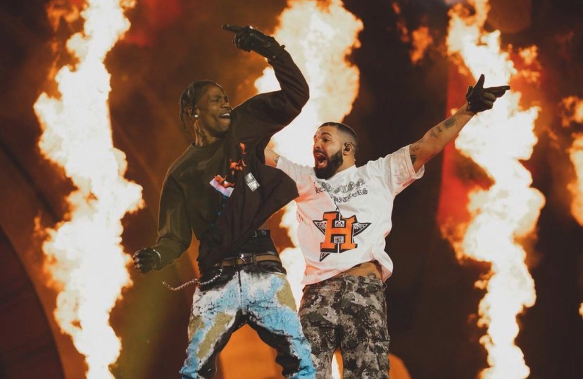 DrakeDirect's tweet photo. Drake and Travis at  #AstroWorldFest https://t.co/y7XstcVNjI