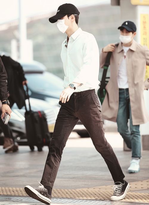 ChanHun37675812's tweet photo. จะว่าไปเสื้อเชิ้ตทุกตัวบนโลกเหมาะกับน้องเซฮุนมากเลย 😍 ใส่แล้วดูเซ็กซี่  #SEHUN https://t.co/XLdQFXjYAk