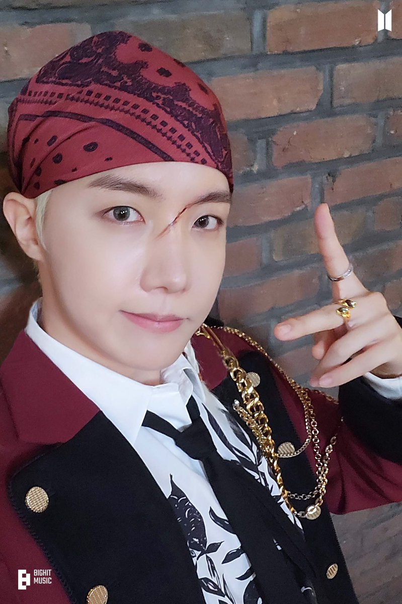 JHopexBTH's tweet photo. 1. Rt = Vote
2.Reply or Quote with hashtag #MAMAVOTE + #BTS

ARMY you can do it 🥰💜 https://t.co/MIWOISIYCF