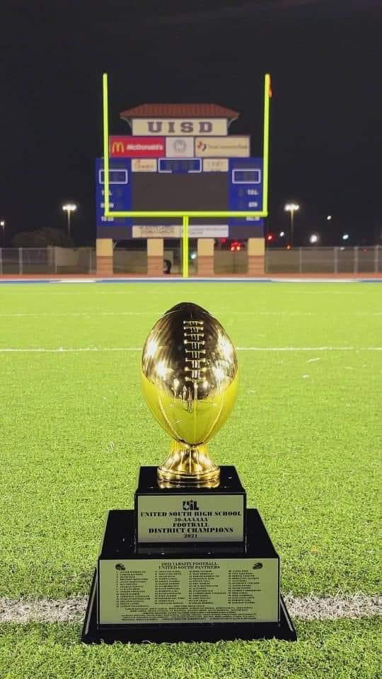 USPanthers's tweet photo. 🏆🐾PantherNation🐾🏆
2021 Undefeated District Champions!! Thank you for all your support &amp; Congrats to all PantherNation🐾 as we celebrate our 2nd District Championship in 3 years!! 

#RISEwithUS🐾
#306ADistrictChampions🏆 
#SouthSidePride🐾 https://t.co/sq4ccMrCE2