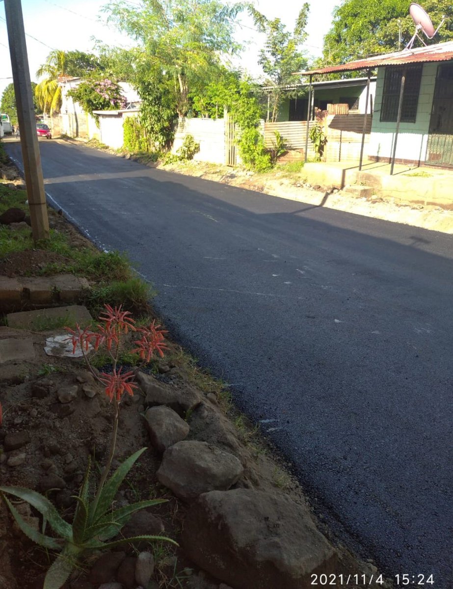 CesarMe20262143's tweet photo. Gracias a este gobierno se pudo realizar una obra más, seguimos avanzando y lo seguiremos haciendo. @ZambranaMarvin @Mary19sep @CaleroMariela @VirginiaCaler10 @AlexGT8 @victorbrene @celestte_95 @Elpibe08 #EleccionesSoberanas2021 https://t.co/CFkgwvwDtl
