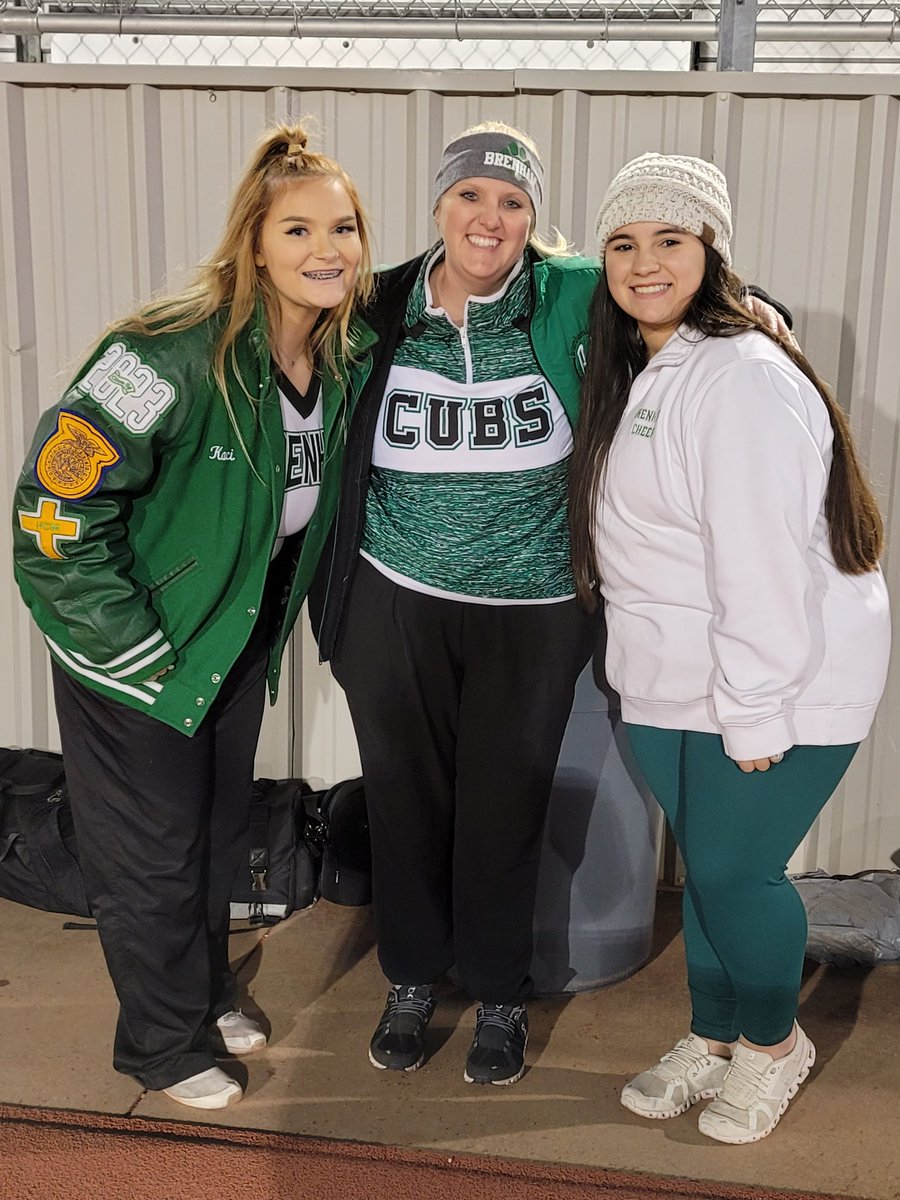 kekewalker40's tweet photo. They fought a great fight! We are so proud of our Cubs! Win or lose, we still love and support you all! Round 1 of the playoffs begins Friday!
#FishinforExcellence
@BrenhamHS @BrenhamISD @BrandiHendrix14 @BrenhamFootball @BrenhamCheer @cubsstudentsec @zetta4kids https://t.co/zDMRQHx2gS