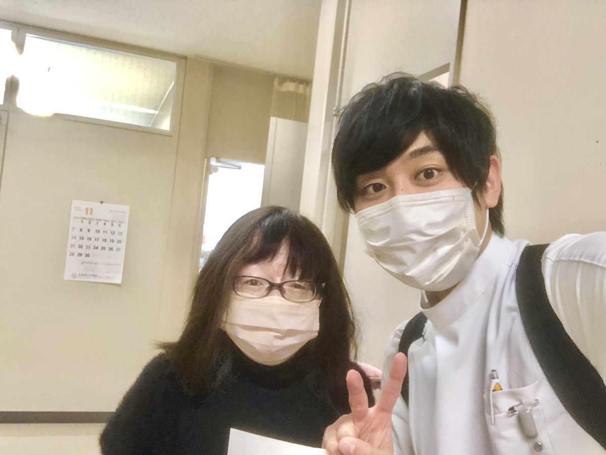 kayko_mmt's tweet photo. 私の主治医、じゃなくて、私の仲間、支援者、サポーター、そして社長さんであり医学生。何気にステキと思わせる白衣、ですねぇ。
@kkkkosei777
#andew
#debrajapan
#北海道大学病院 https://t.co/NVaN6eh1NP