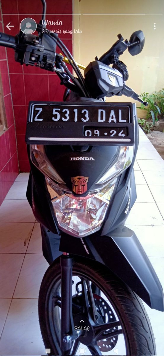 moeddyamalique's tweet photo. Hai. Temen2 tweeter mau minta tolong. Yg liat motor ini dengan plat Z 5313 DaL dijalan tolong ya kabari. Hilang subuh tadi di kost daerah Fatmawati. @DivHumas_Polri @TMCPoldaMetro @FunJunkies @aMrazing @shitlicious @falla_adinda @chachathaib @chawrelia tolong ya ka. Terimakasih https://t.co/aS15VcOe7X