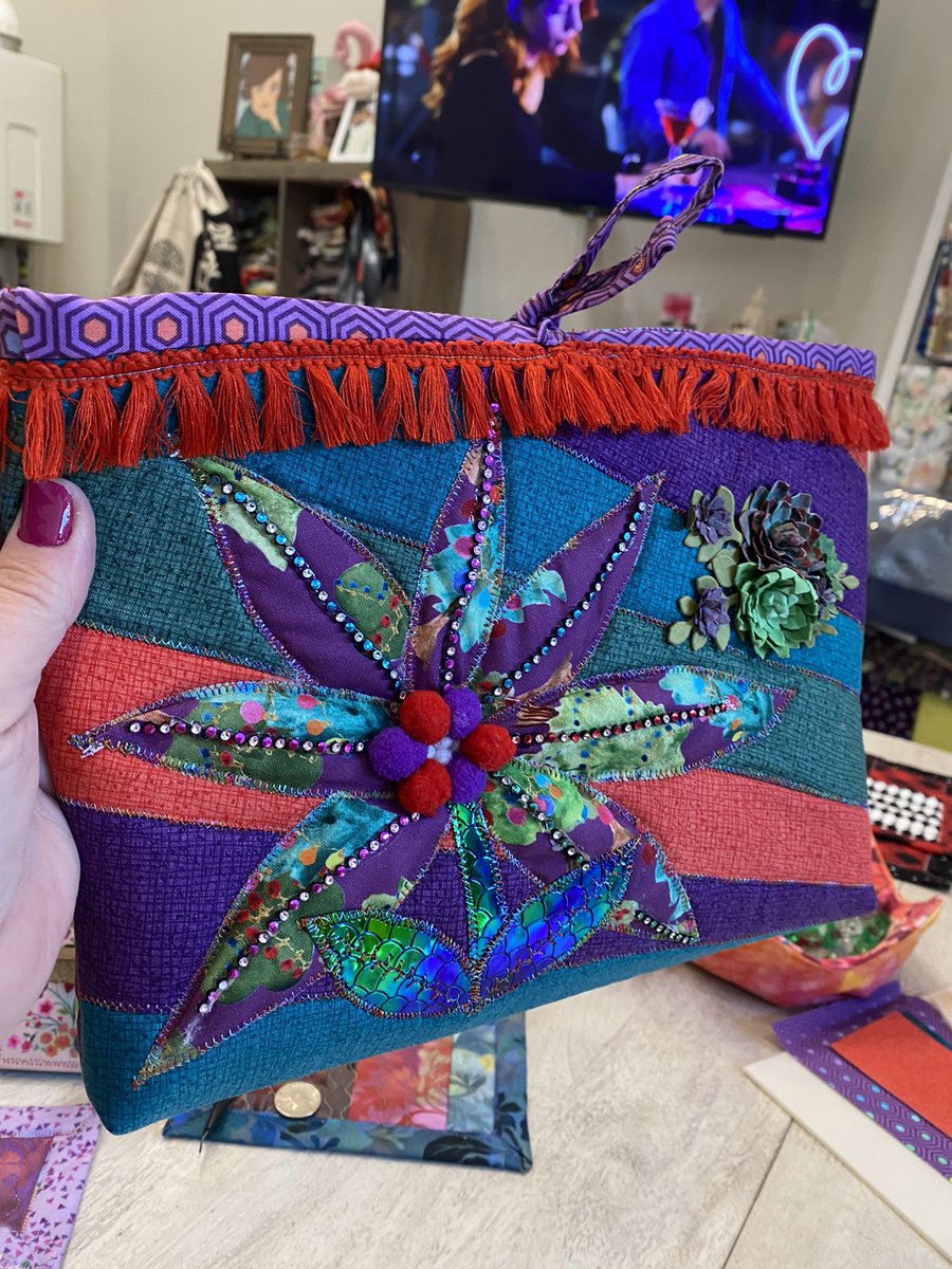 Lizzyloml's tweet photo. Another clutch bag with accessories!!! Lovebug Designs holiday sewing! Do you need a special handmade one of a kind gift, text me!!!💕💖💜💙❤️💚⭐️ https://t.co/PJfOj8BabH