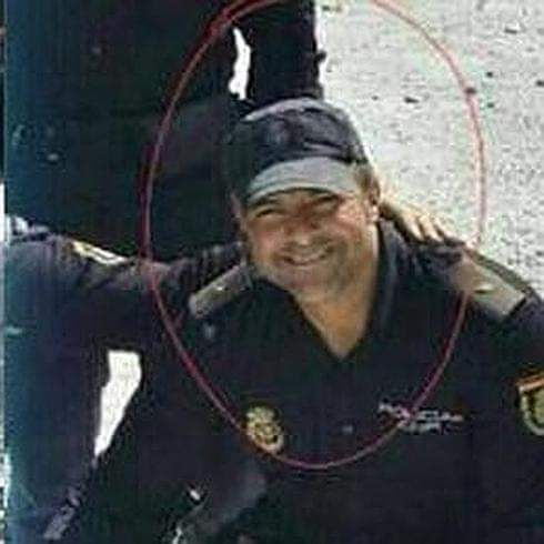 Se llamaba Francisco Díaz Jiménez, pero para sus amigos, familia y compañeros era simplemente 'Paco'. A sus 33 años, y estando destinado en la UPR de Fuengirola (Málaga), fue apuñalado mortalmente con un cuchillo jamonero cuando se disponía a identificar a su agresor.