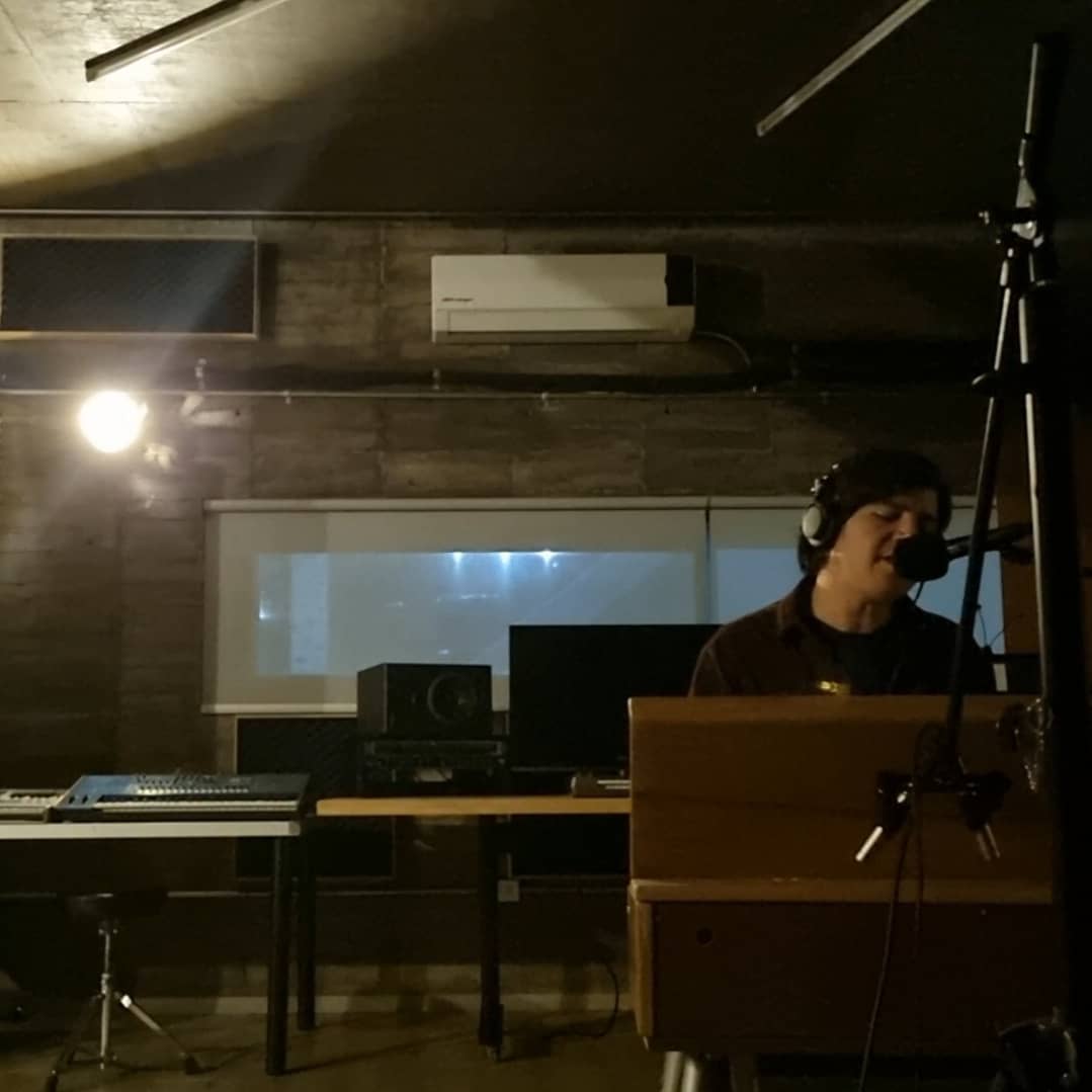 somoscanvas's tweet photo. Sesiones de Medianoche 🌚

Rolita para el viernes nostálgico:

https://t.co/y4zK7eHNwM

#SomosCanvas #CNVS #Recording #Próximamente #NuevoSencillo #NuevoDisco 

@onepotmexico @nomo_records https://t.co/O9SSfMR1lx