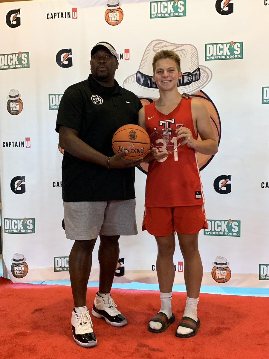 BelvisNoland's tweet photo. #TheFluff #MyGuy Proud of this kiddo!! Let’s Go WKU Hoops! https://t.co/7NT3Q5PArS