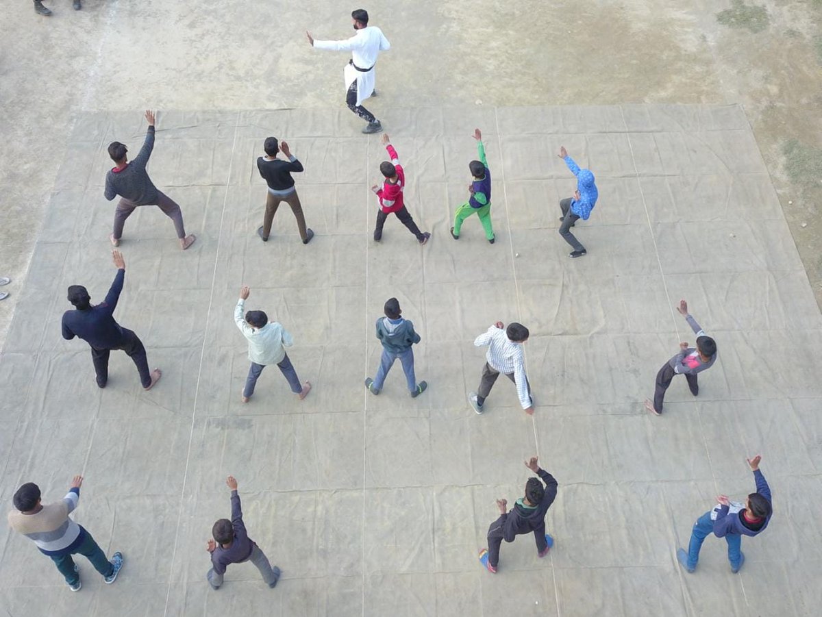 GanderbalD's tweet photo. BE READY: BE FIT- In continuation with the efforts of #IndianArmy to connect with Awam and engage them productively. Dangerpora Army Camp organised *Karate classes for 19 Children from #Ganderbal &amp;  taught them exquisite skills.
#SavioursOfKashmir47
#VictoryAtShalateng
#FitIndia https://t.co/NRvmOIA1GV