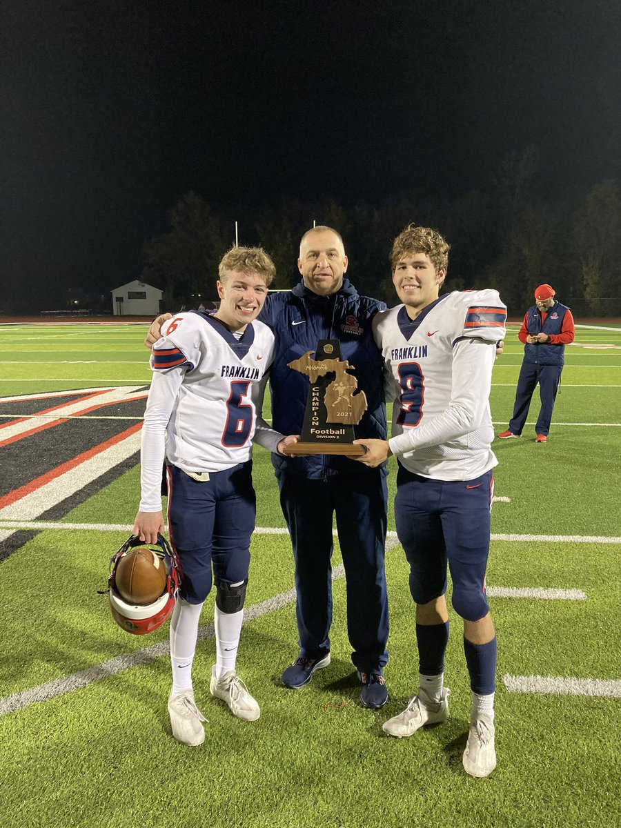 FranklinFootbal's tweet photo. District Champs. So Proud of you guys. Keep working hard ! @JDBates_3 @ZacOlesuk @DrewKelbert https://t.co/qryXdNRTlp